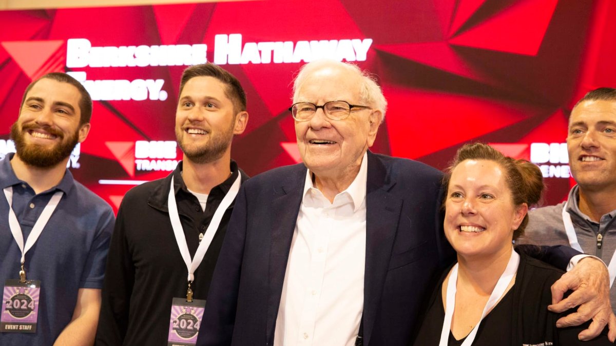 First Berkshire Hathaway annual meeting without Charlie Munger: What to expect from Warren Buffett - Vimarsana News