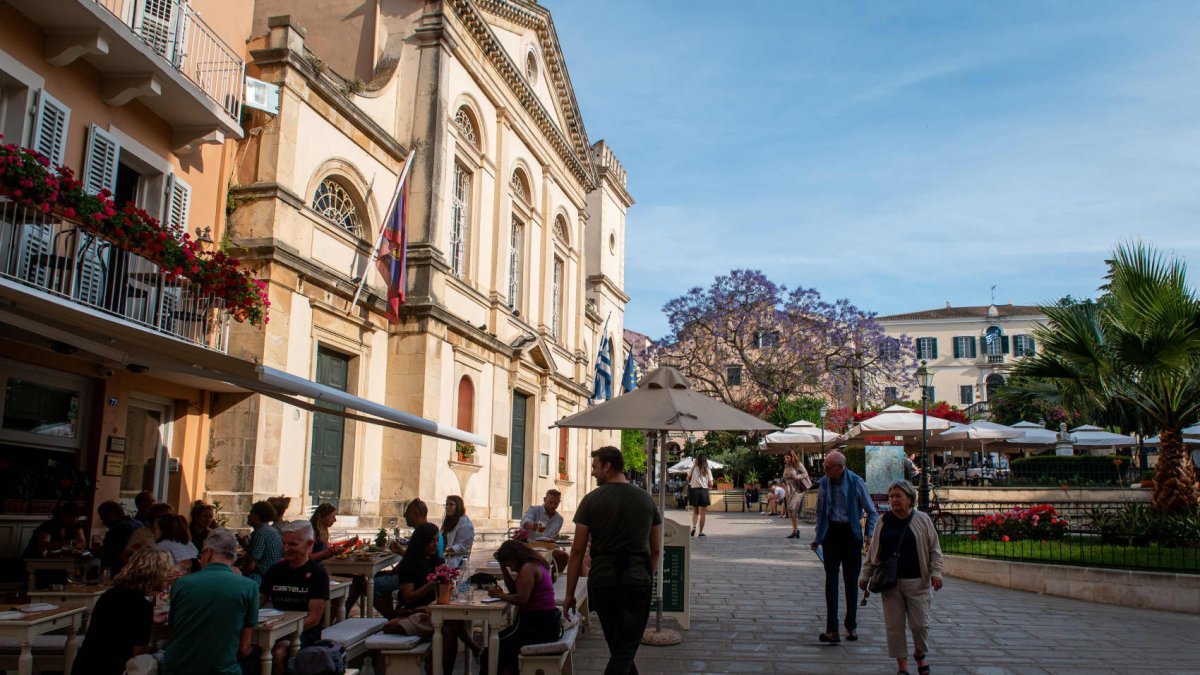 Euro zone inflation rises to 2.6 in May, but bloc still seen heading