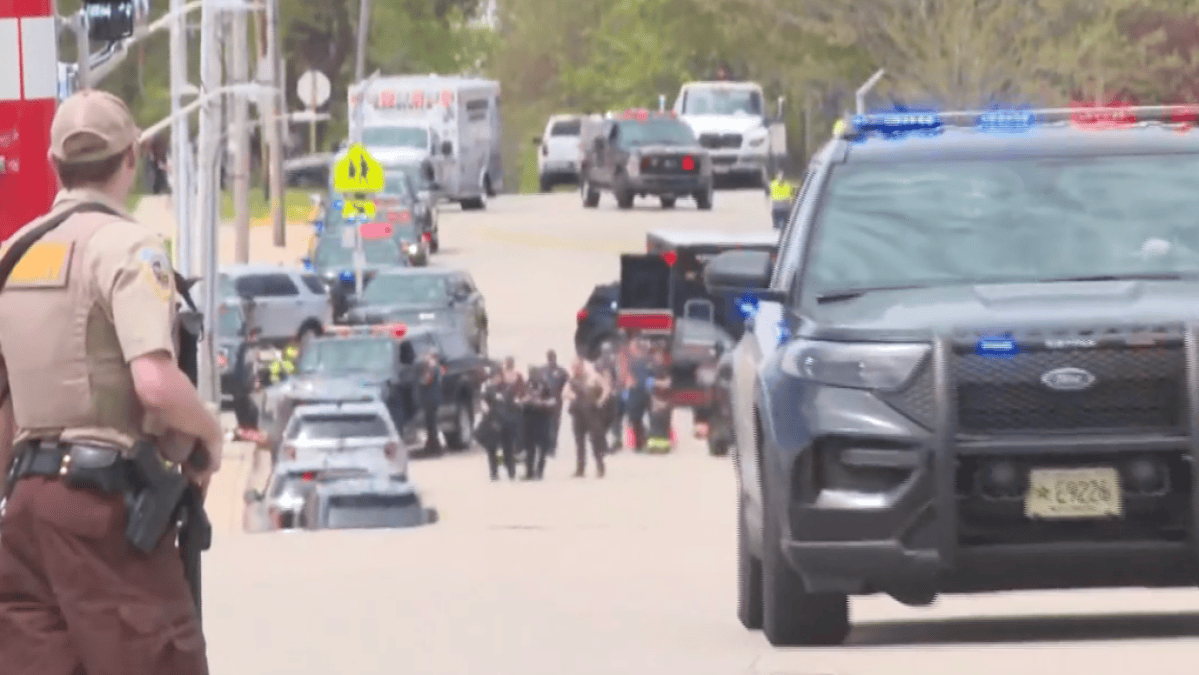 Wisconsin police fatally shot armed student outside Mount Horeb Middle School – NBC 6 South Florida - Vimarsana News