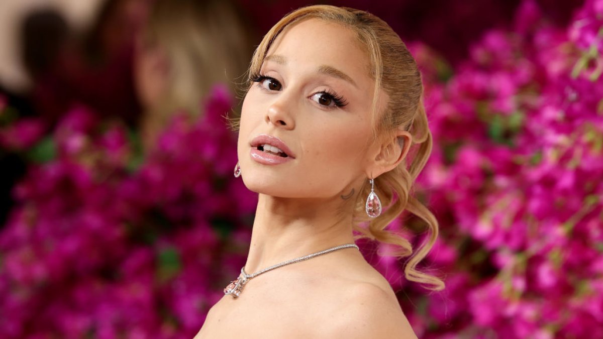 Ariana Grande reveals next movie role — involving Dr. Seuss Ariana Grande reveals next movie role — involving Dr. Seuss