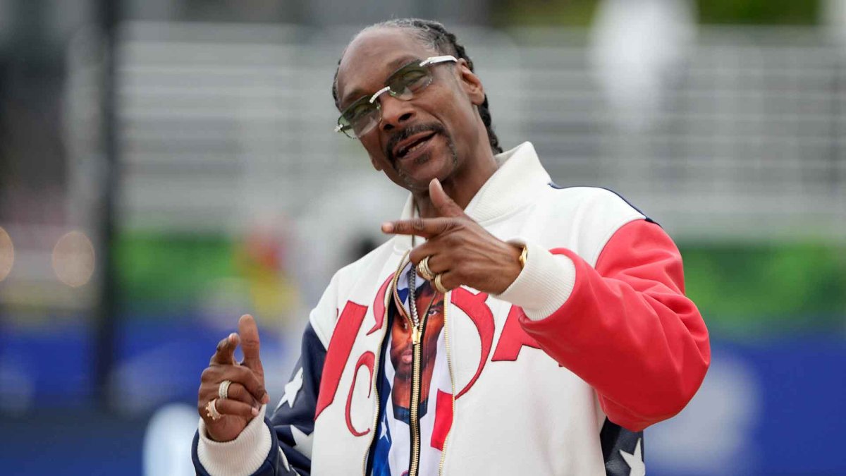 Michael Phelps teaches Snoop Dogg how to swim NBC 6 South Florida