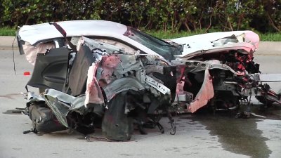 Auto se parte por la mitad en un violento accidente en Cooper City