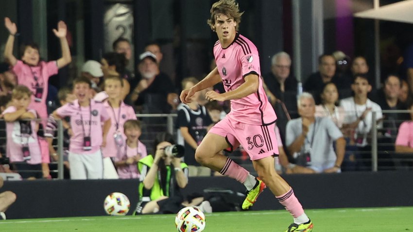 FORT LAUDERDALE, FL – MAY 18: Inter Miami midfielder Benjamin Cremaschi (30) looks for a passing opportunity in the first half  during the game between DC United and Inter Miami and Saturday, May 19, 2024 at Chase Stadium in Fort Lauderdale, Fla. (Photo by Peter Joneleit/Icon Sportswire via Getty Images)