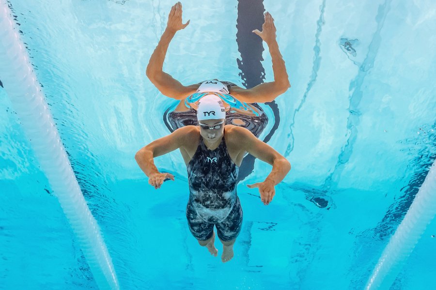 An underwater view shows US' Katie Grimes