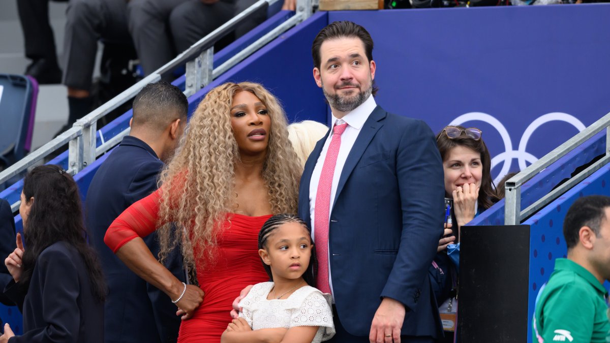 Alexis Ohanian has surgery to remove thyroid nodules that he says would ‘likely turn cancerous' Alexis Ohanian has surgery to remove thyroid nodules that he says would ‘likely turn cancerous'