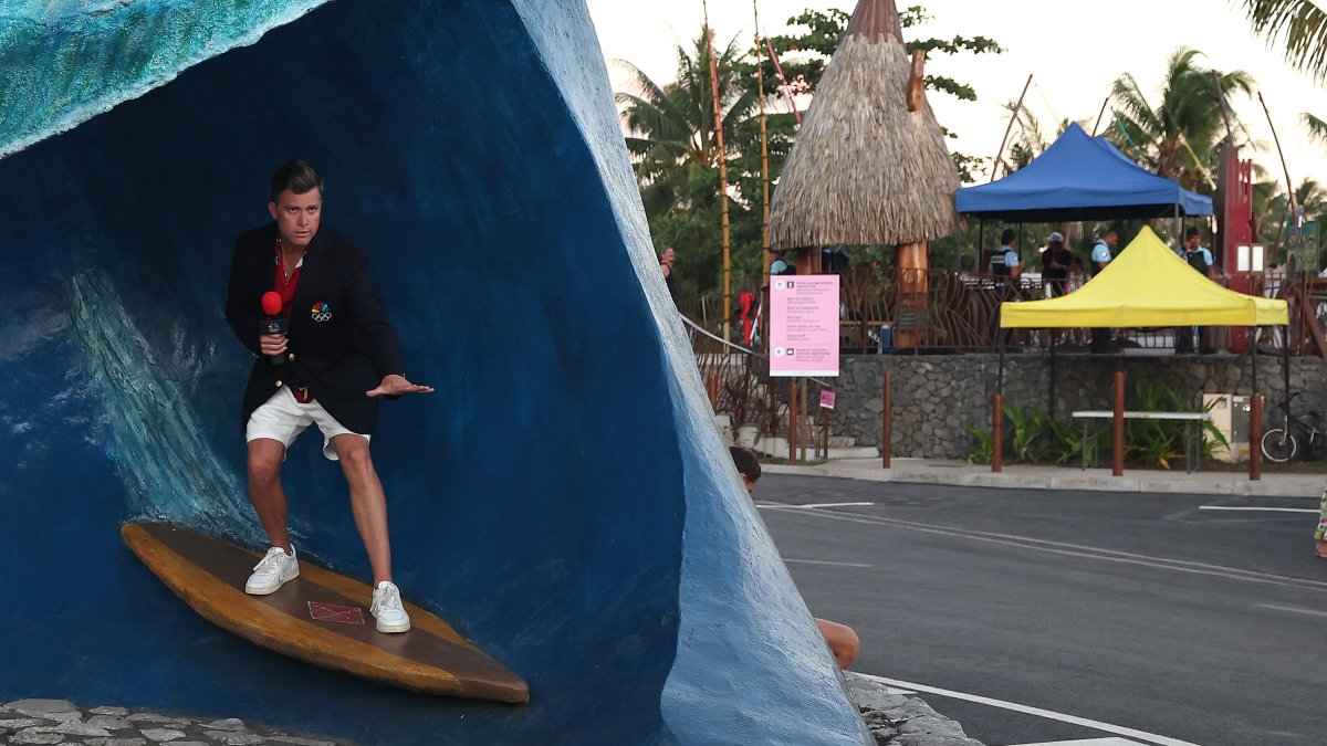 Colin Jost injures foot while covering surfing at Olympics. Here's how it happened Colin Jost injures foot while covering surfing at Olympics. Here's how it happened