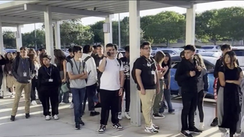 Metal detectors cause long lines at Broward schools
