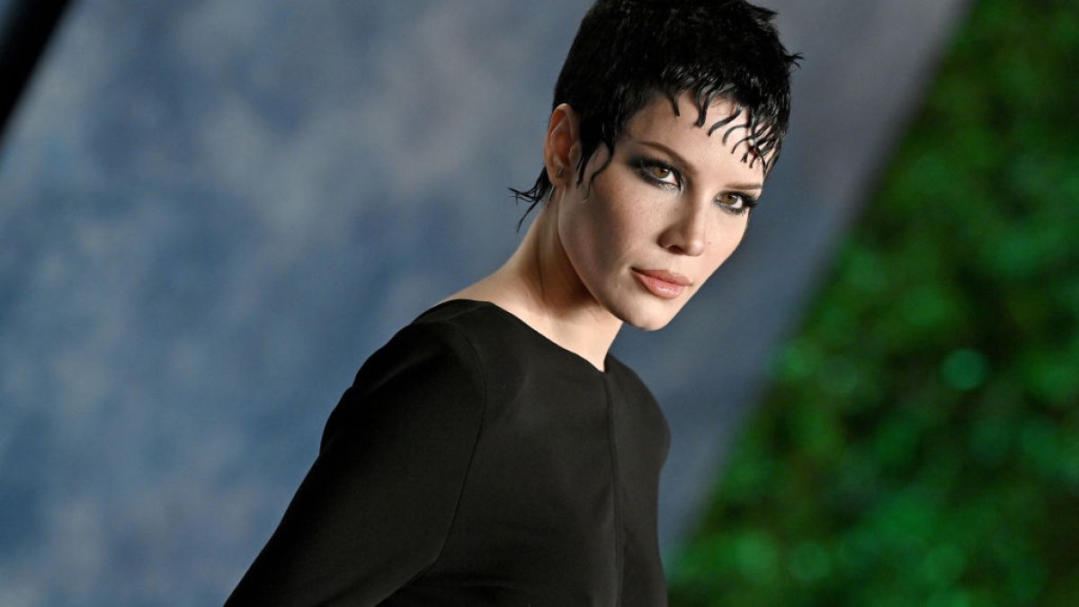 Halsey shares she once suffered a miscarriage during a concert: ‘I had no idea what to do’