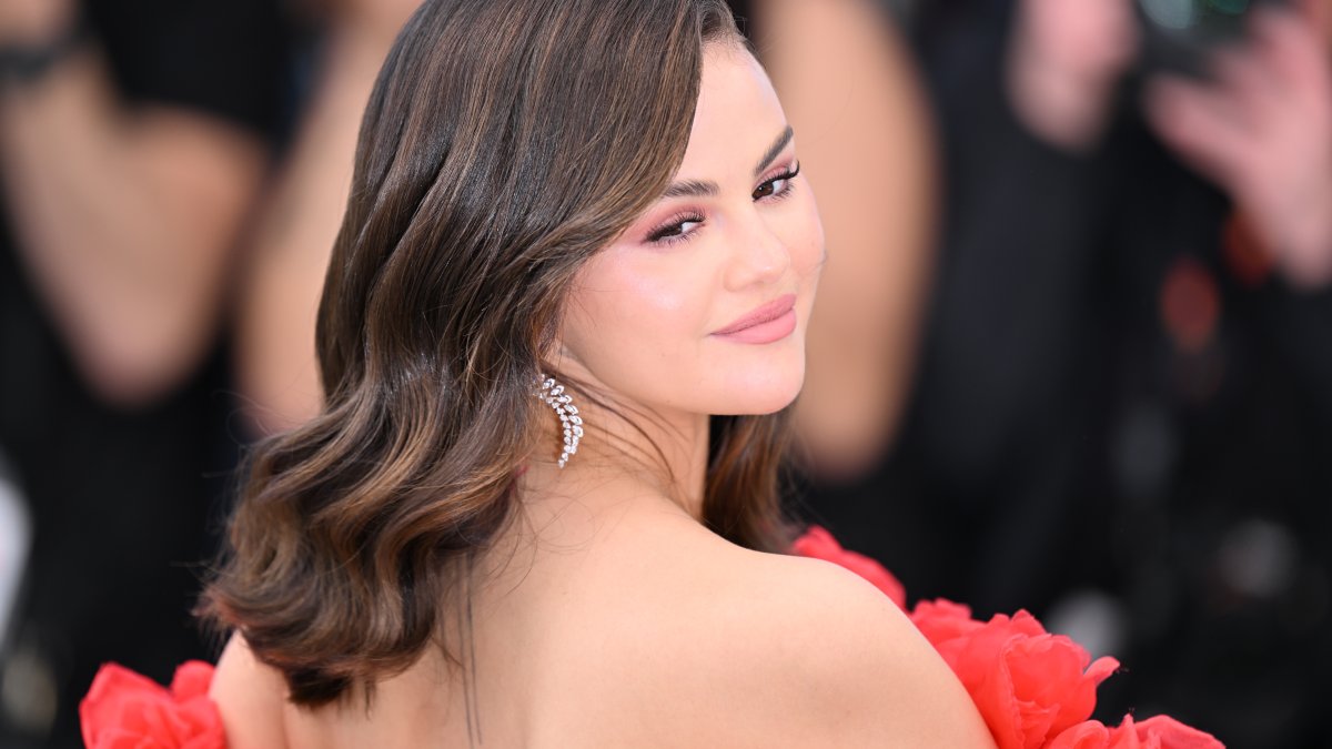 See Selena Gomez answer a high school volleyball team's request with a surprise visit