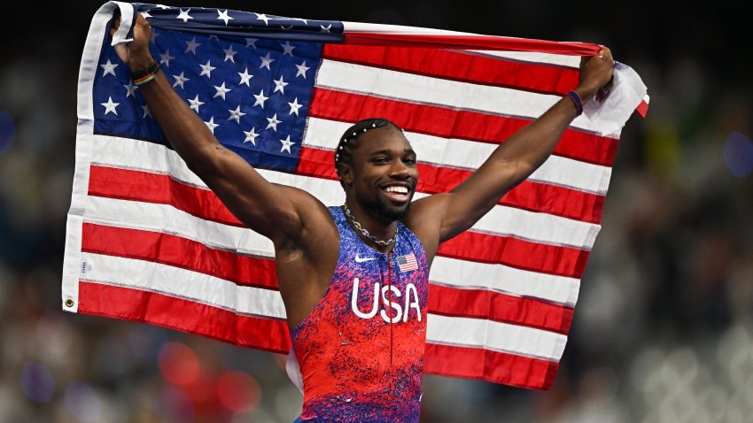 Paris , France – 4 August 2024; Noah Lyles of Team United States celebrates winning the men’s 100m final at the Stade de France during the 2024 Paris Summer Olympic Games in Paris, France. (Photo By Sam Barnes/Sportsfile via Getty Images)