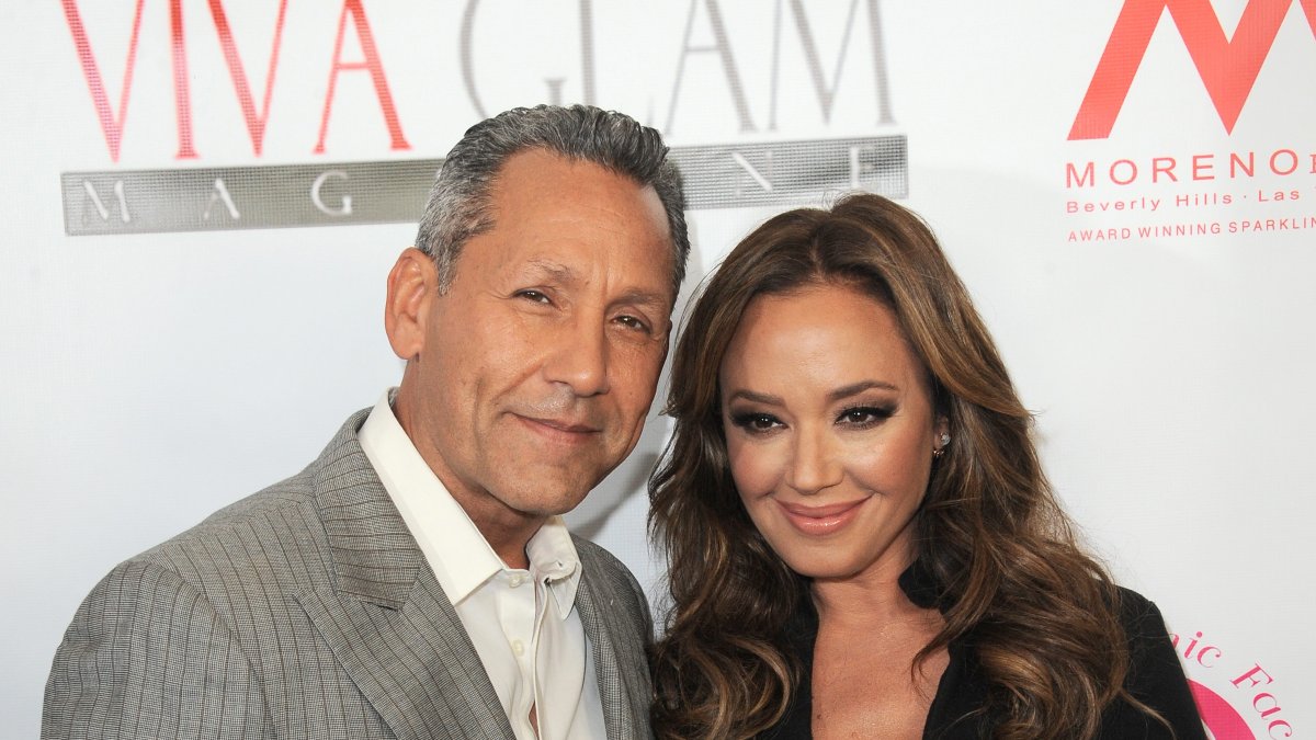 Leah Remini and Angelo Pagán break up after 21 years of marriage