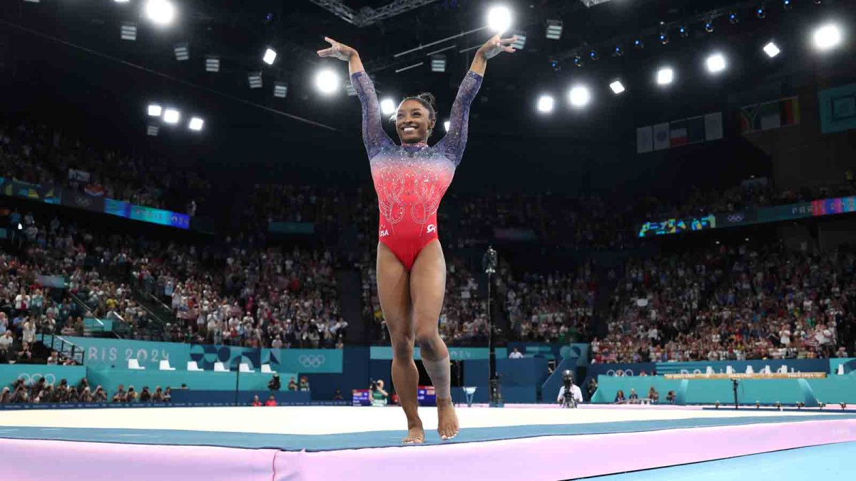 Simone Biles gets silver in floor routine at the 2024 Olympics NBC 6