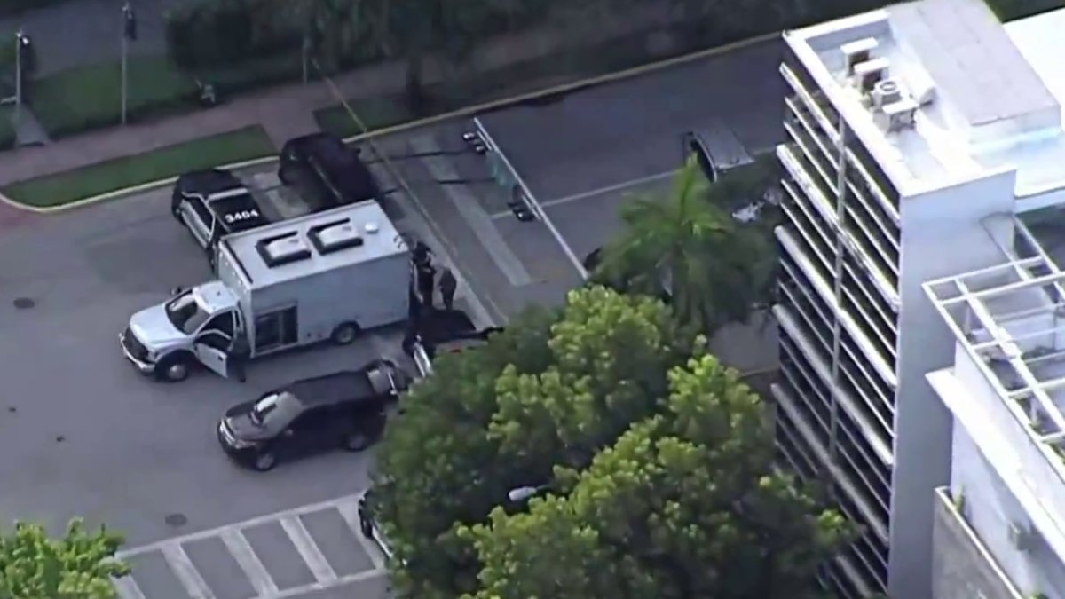 Police investigating reports of man with rifle in Miami Beach – NBC 6 ...
