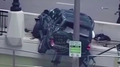 RAW: Video shows moments after car fell off I-95