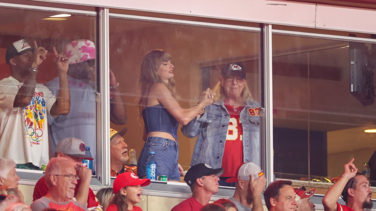 Donna Kelce has a hat bearing tributes to Taylor Swift and Travis Kelce