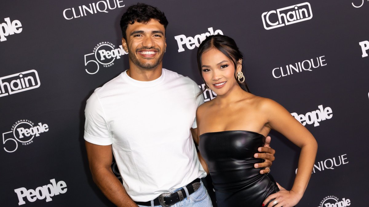 ‘The Bachelorette’ stars Jenn Tran and Jonathon Johnson step out amid