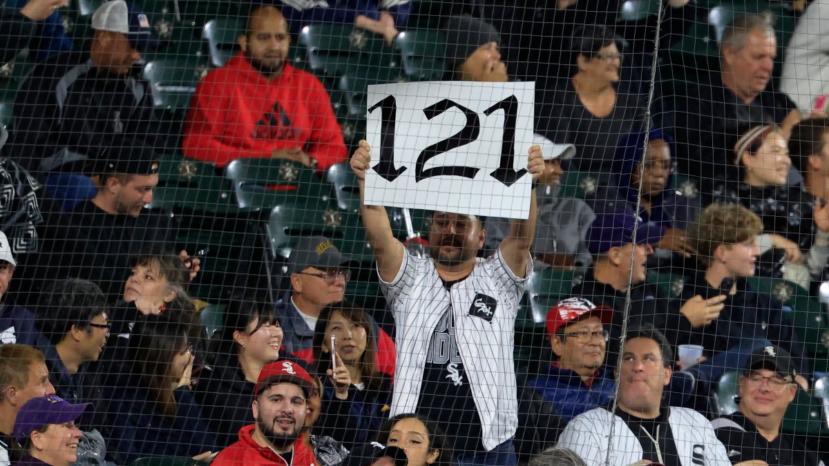 White Sox worst MLB team in modern history, lose 121 games NBC
