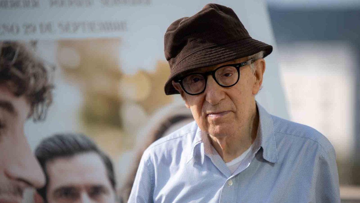 How Mia Farrow feels about actors working with ex Woody Allen