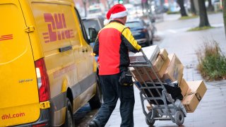 Holiday shopping season: An early look at how retail stores and e-commerce are getting ready for the rush