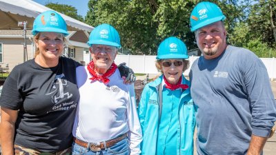 Garth Brooks, Trisha Yearwood on their love of football, Habitat for Humanity, Jimmy Carter