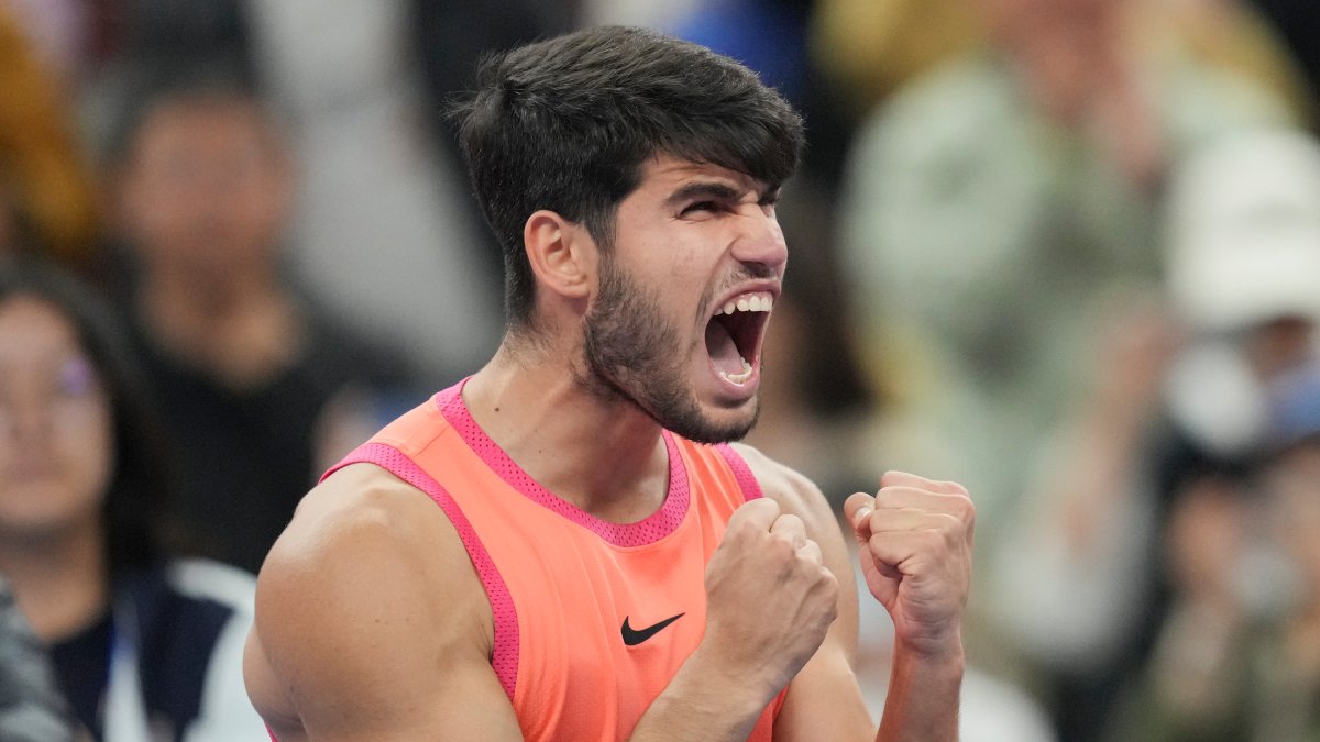 Carlos Alcaraz rallies past Jannik Sinner to win China Open – NBC 6 South Florida Carlos Alcaraz rallies past Jannik Sinner to win China Open – NBC 6 South Florida