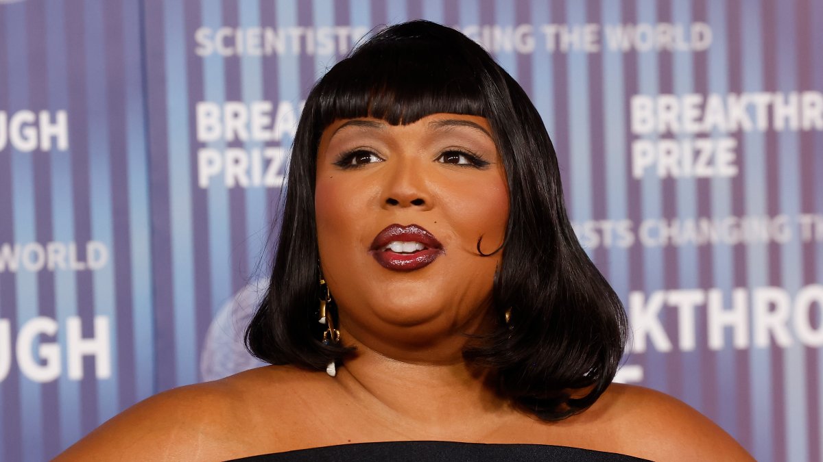 Lizzo dismissed from harassment suit filed by wardrobe stylist Lizzo dismissed from harassment suit filed by wardrobe stylist
