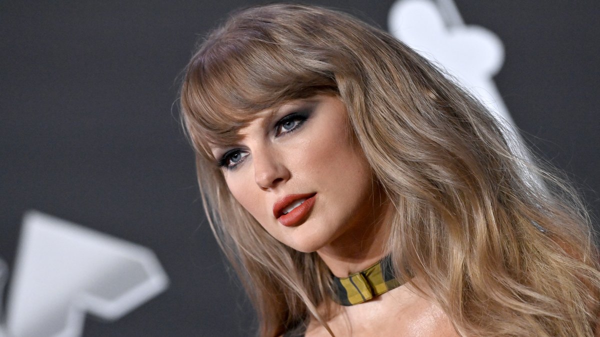 Taylor Swift donates  million toward relief efforts for Hurricanes Milton and Helene Taylor Swift donates  million toward relief efforts for Hurricanes Milton and Helene