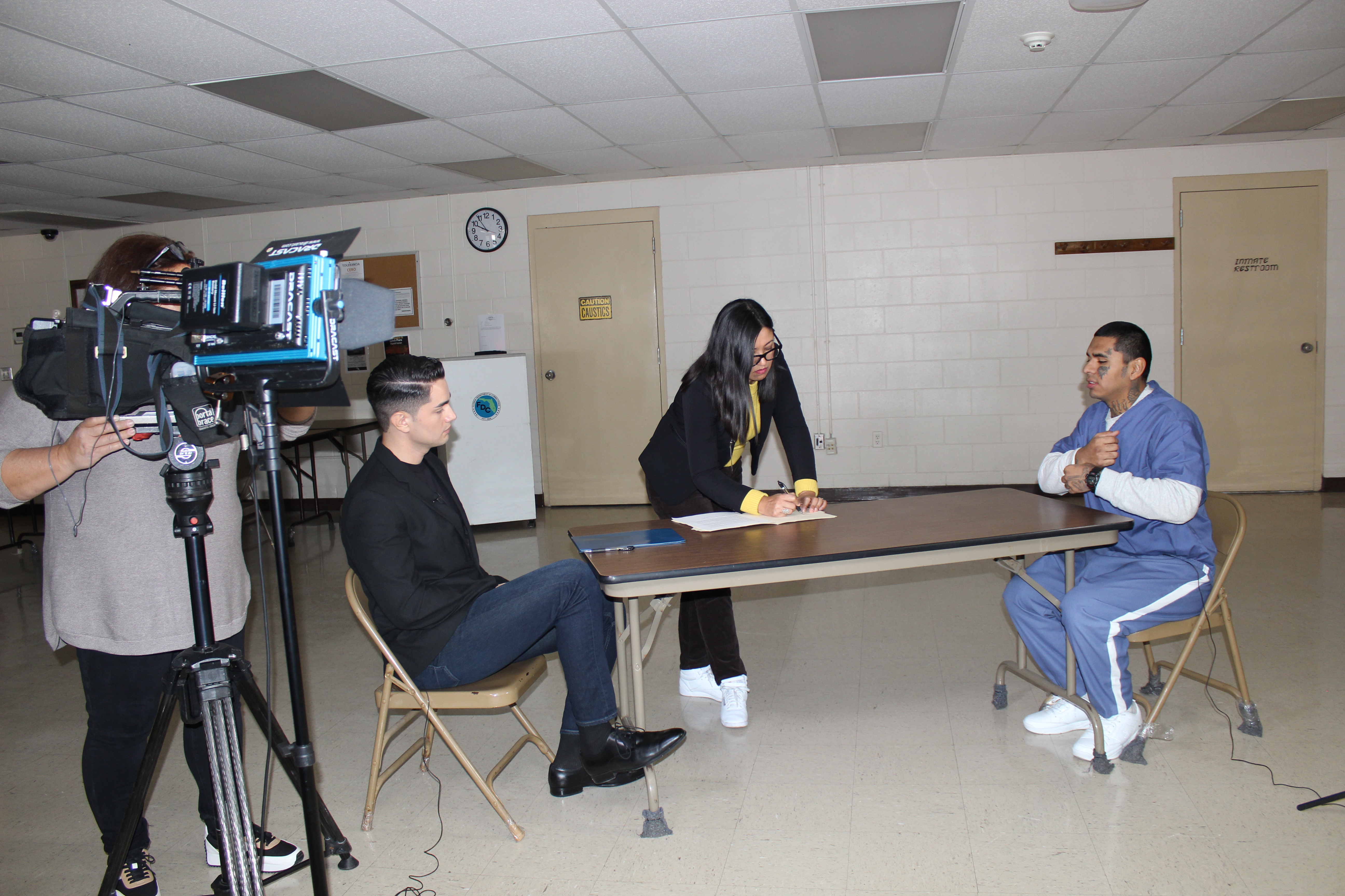 Zahira Collazo, Christian Colón and Adriana Mocciola from NBC6 and Telemundo 51 traveled to Malone, Florida to do an exclusive interview with Carlos Hallowell, who murdered his mother when he was 17 years old