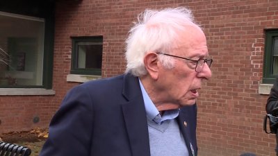 Sen. Bernie Sanders casts vote for Harris