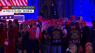 Supporters of former President Trump turn out at Palm Beach Convention Center