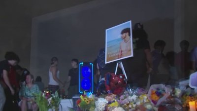 Family, friends gather to honor 19-year-old who drowned after saving sister