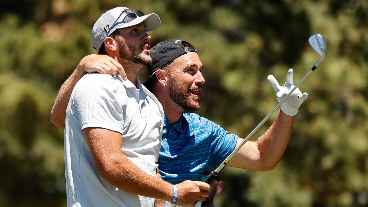 Travis Kelce reacts to Josh Allen and Hailee Steinfeld's engagement Travis Kelce reacts to Josh Allen and Hailee Steinfeld's engagement