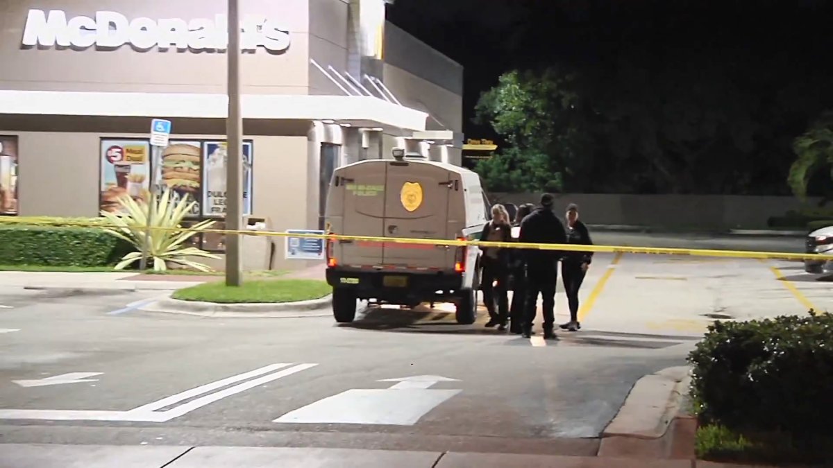 Mom accidentally shoots 15-year-old daughter at Mcdonald’s in Miami ...