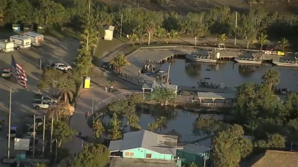 16 people hospitalized after 2 airboats collide off Tamiami Trail in Collier County