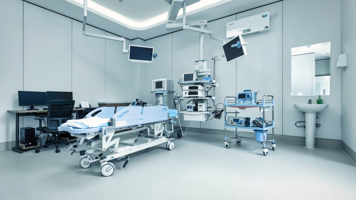 Florida doctor charged in death of patient who had wrong organ removed during surgery