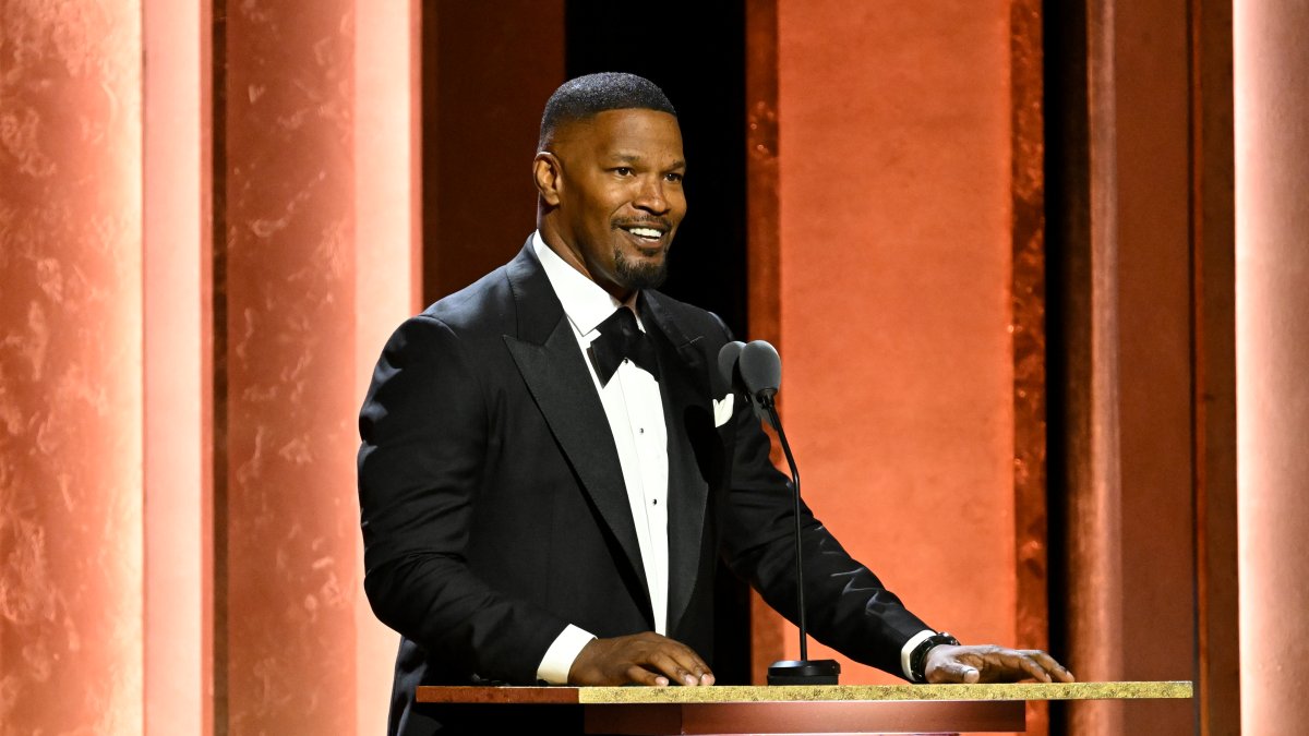 Jamie Foxx reveals illness that left him hospitalized for weeks in new Netflix special Jamie Foxx reveals illness that left him hospitalized for weeks in new Netflix special