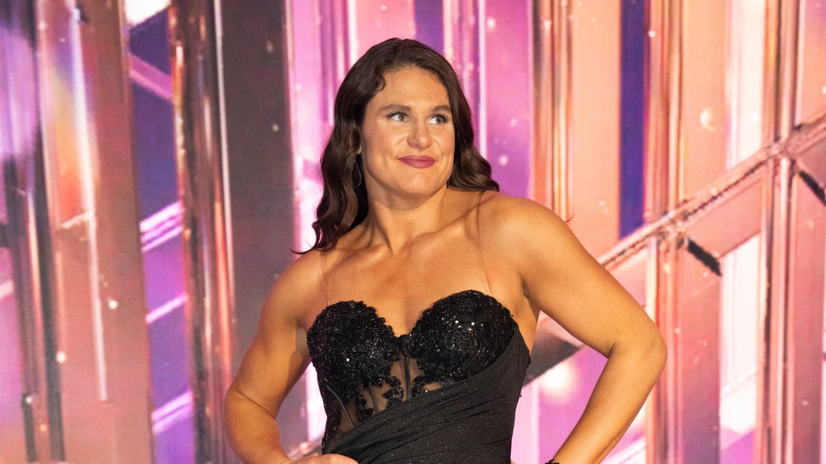 Ilona Maher goes from 'Dancing With the Stars' to playing rugby in the UK Ilona Maher goes from 'Dancing With the Stars' to playing rugby in the UK