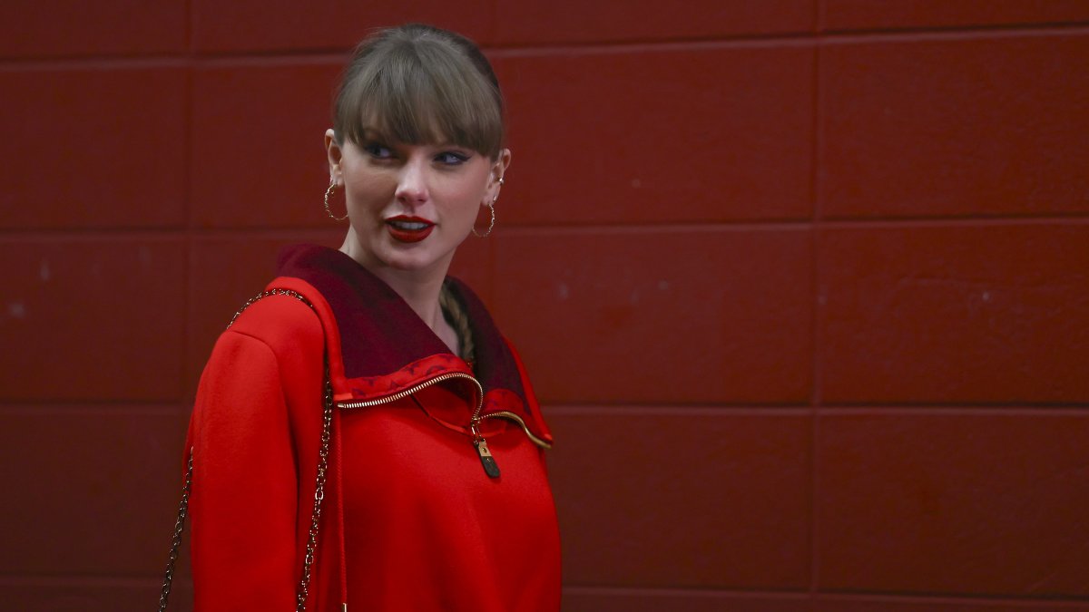 Taylor Swift handed out this much cash to Chiefs Christmas workers