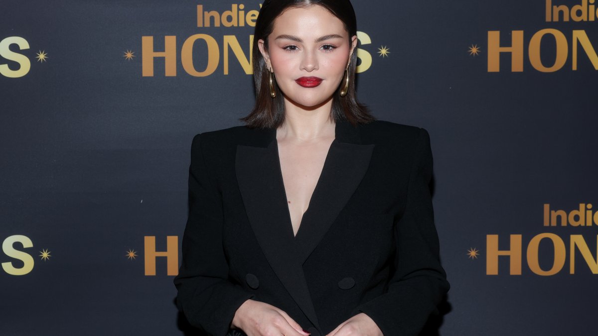 Selena Gomez claps back at criticism of her Spanish in 'Emilia Pérez'