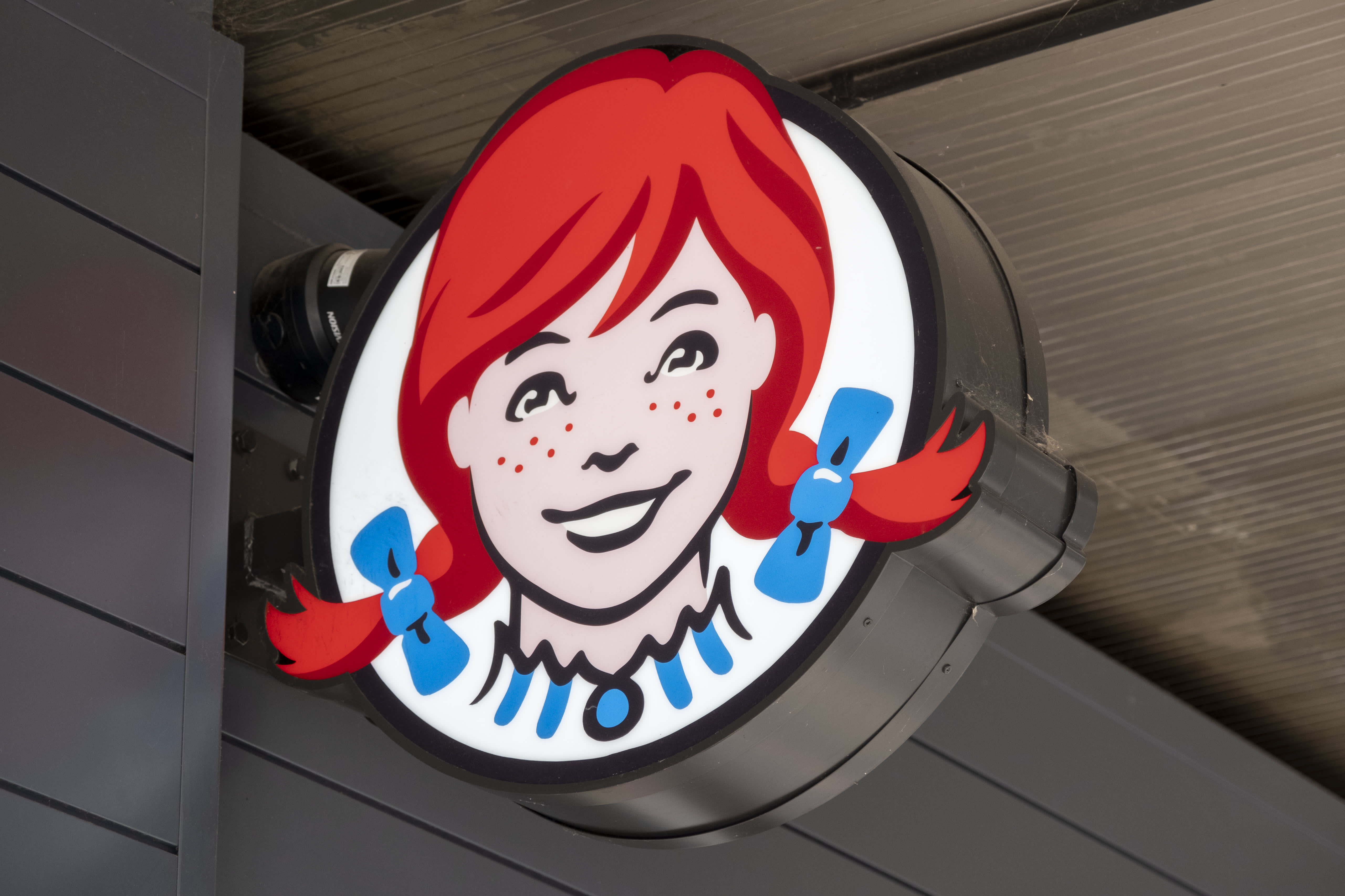 Wendy's is hiring a Chief Tasting Officer. Get paid 0K to eat burgers