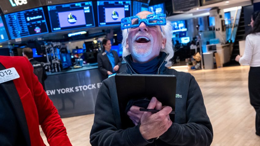 Traders work on the floor of the New York Stock Exchange on the last day of trading for the year on Dec. 31, 2024 in New York City. 