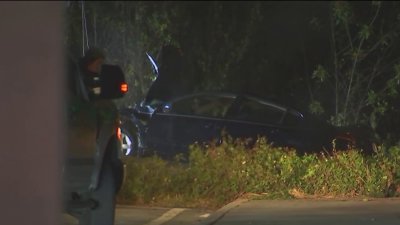 Man dies after car crashes into lake in Southwest Miami-Dade