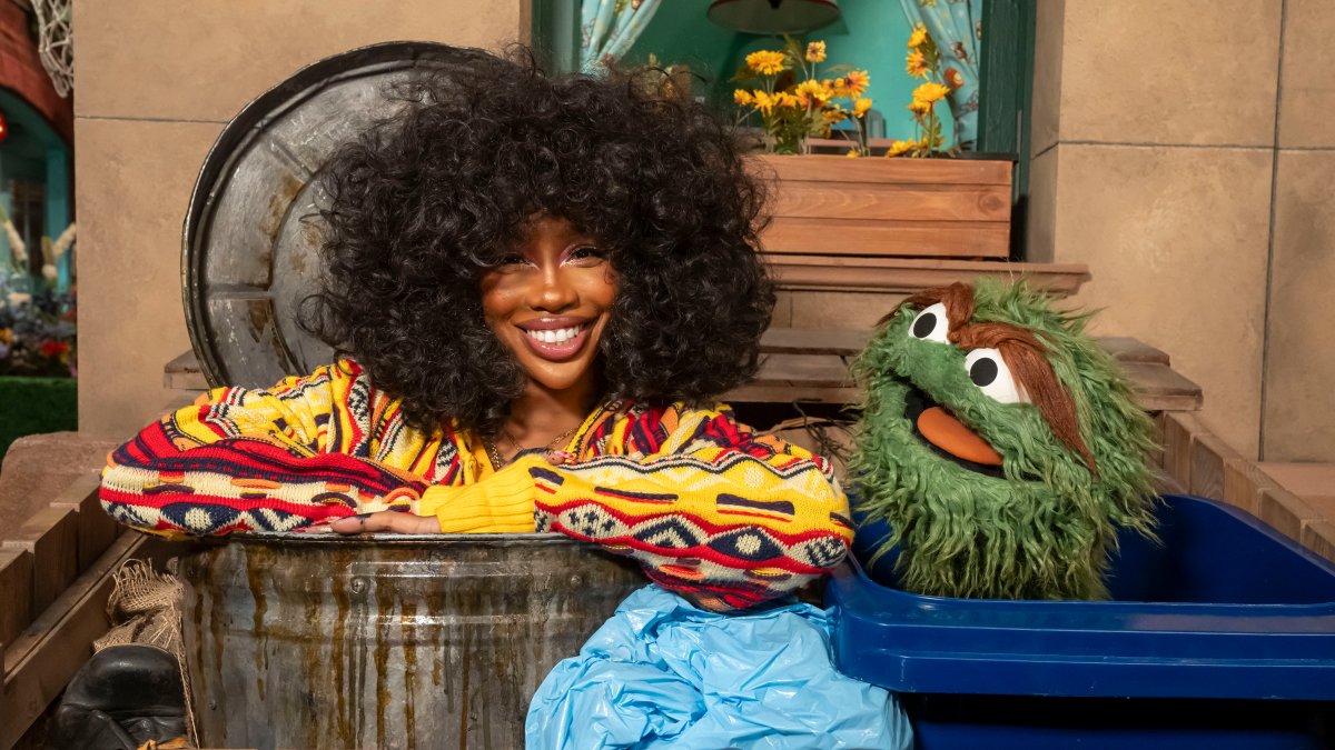 Elmo tells all: 'Sesame Street' 55th season features SZA, Chris Stapleton, Reneé Rapp and more Elmo tells all: 'Sesame Street' 55th season features SZA, Chris Stapleton, Reneé Rapp and more