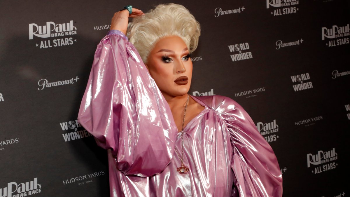 'RuPaul's Drag Race UK' winner The Vivienne dead at 32 'RuPaul's Drag Race UK' winner The Vivienne dead at 32