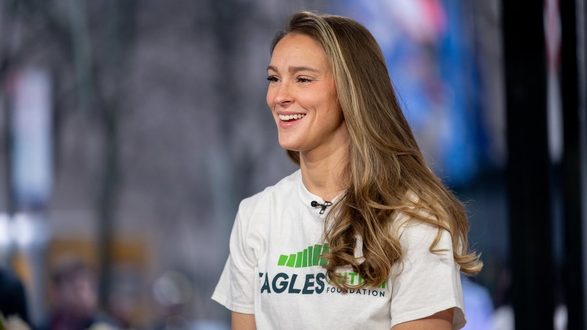 Kylie Kelce explains how she overcame being ‘ruthlessly bullied' for her height Kylie Kelce explains how she overcame being ‘ruthlessly bullied' for her height