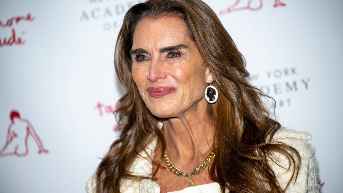 Brooke Shields says doctor did ‘bonus' labia surgery without consent