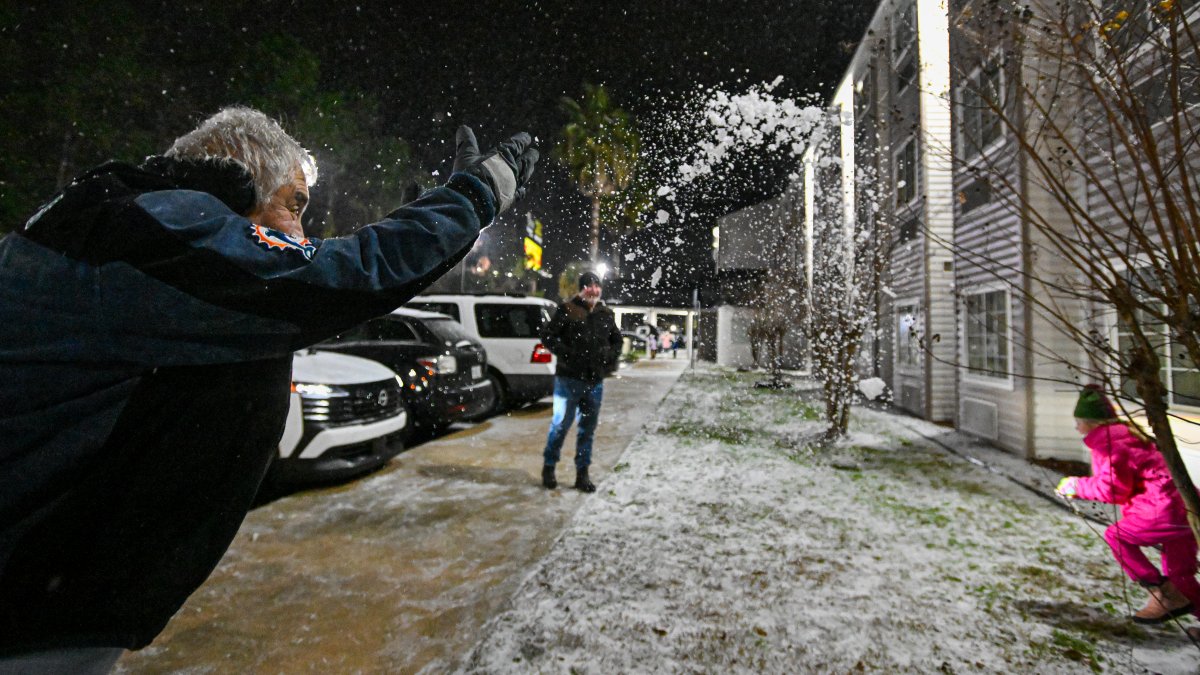 Florida braces for frost, possible snow flurries as winter storms hit other parts of the U.S.