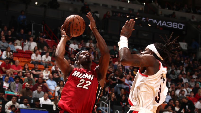 MIAMI, FL – JANUARY 21:  Jimmy Butler #22 of the Miami Heat shoots the ball during the game against the Portland Trail Blazers on January 21, 2025 at Kaseya Center in Miami, Florida. NOTE TO USER: User expressly acknowledges and agrees that, by downloading and or using this Photograph, user is consenting to the terms and conditions of the Getty Images License Agreement. Mandatory Copyright Notice: Copyright 2025 NBAE (Photo by Issac Baldizon/NBAE via Getty Images)
