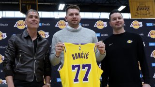 Luka Doncic with Lakers Head Coach JJ Redick & General Manager Rob Pelinka at his introduction.