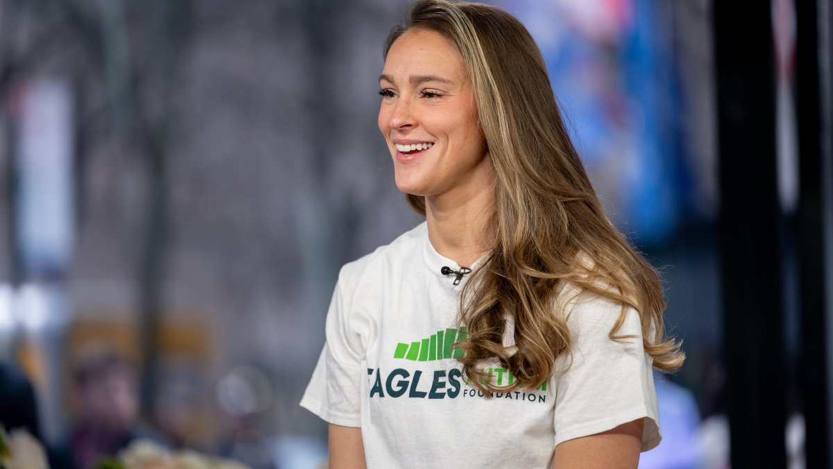 Kylie Kelce says this is who she'll support in the 2025 Super Bowl